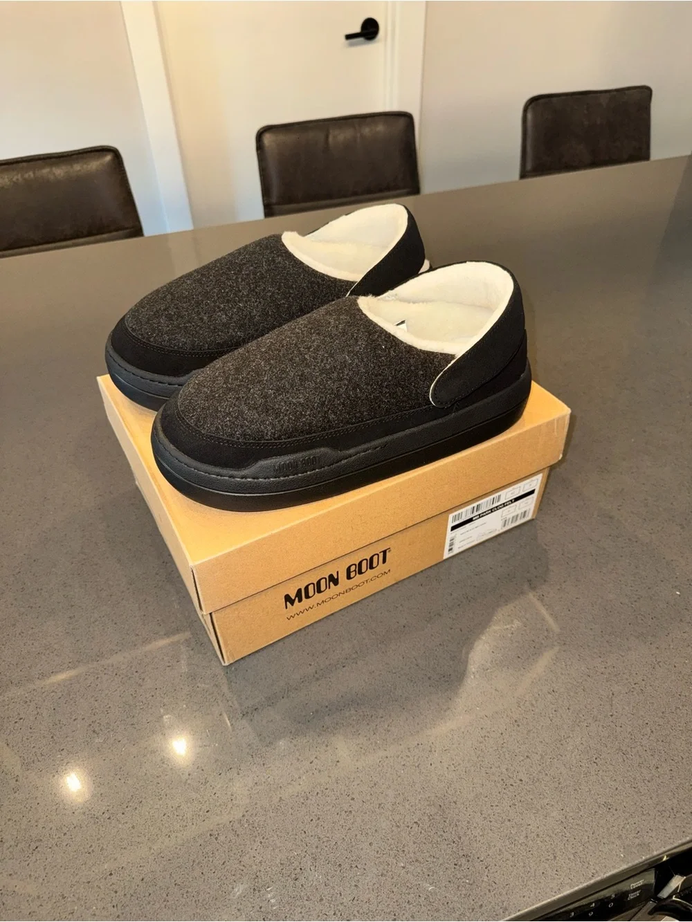 Brand New Never Worn Moon Boot Men’s Slip-On Clog size 9